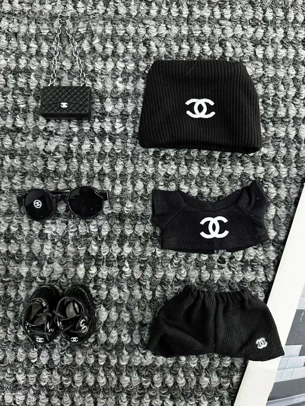 LABUBU Clothes Chanel Black T-shirt Outfits